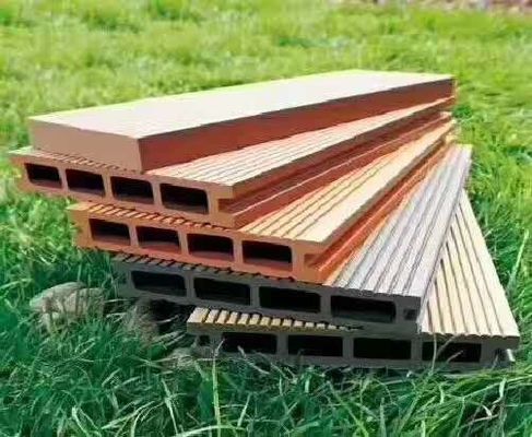 Fenêtre en plastique en bois de porte de plat de JWELL faisant la ligne d'extrusion de profil de PVC WPC du PE pp de machine