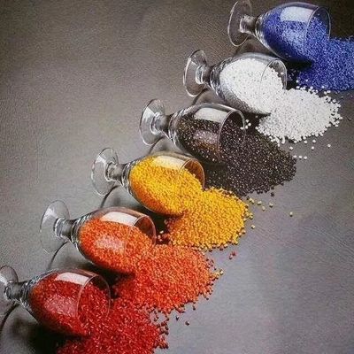 La bouteille d'ANIMAL FAMILIER s'écaille machine de réutilisation en plastique de granulatoire de double vis