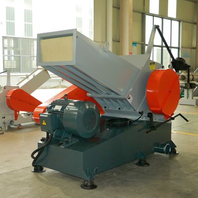 broyeur en plastique de déchets de châssis de fenêtre de porte de PVC WPC de 35kw 600KG/H