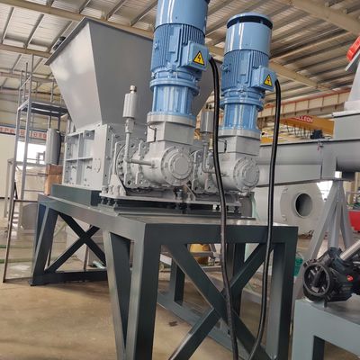 Le tambour bleu de HDPE a écumé défibreur de réutilisation en plastique d'axe d'axe du conteneur quatre