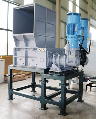 Le tambour bleu de HDPE a écumé défibreur de réutilisation en plastique d'axe d'axe du conteneur quatre