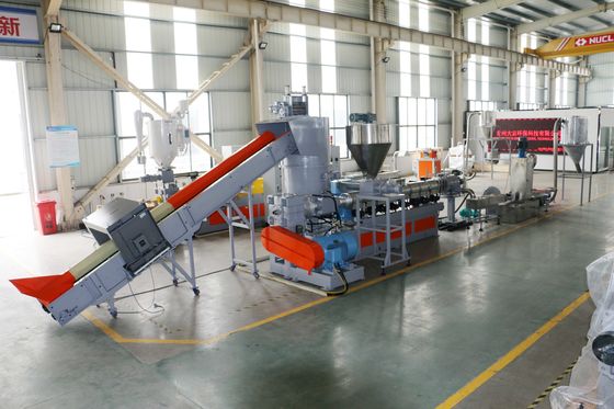 Feuille de plastique de LDPE BOPP réutilisant la ligne de pelletisation intégrée trois par machines